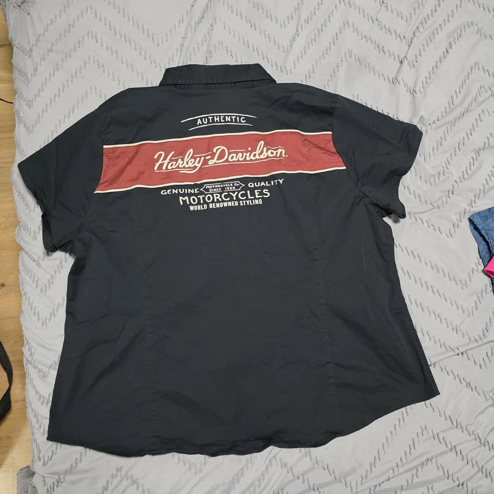 Harley-Davidson Black and Red Men's Shirt - Picture 3 of 3